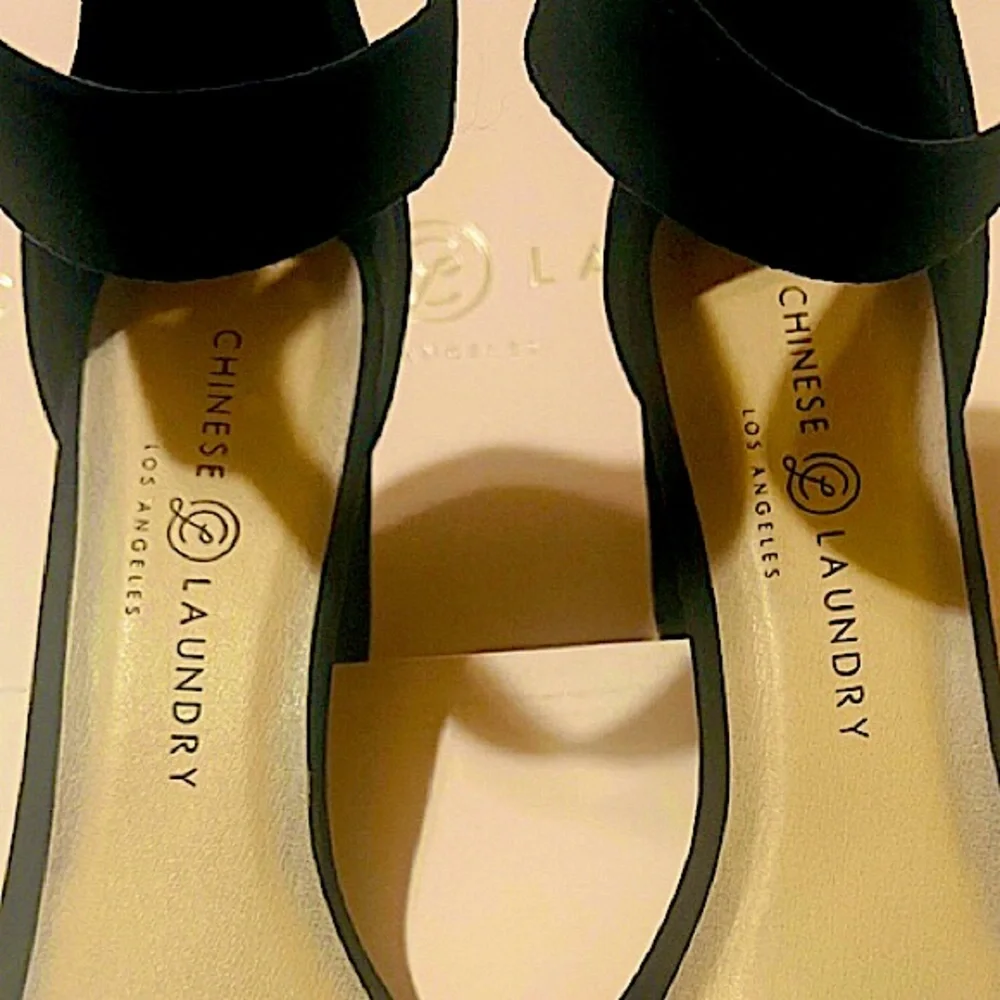 Chinese Laundry ✨New in Box✨Black Micro Suede Block Heels Wide Ankle Strap 9.5